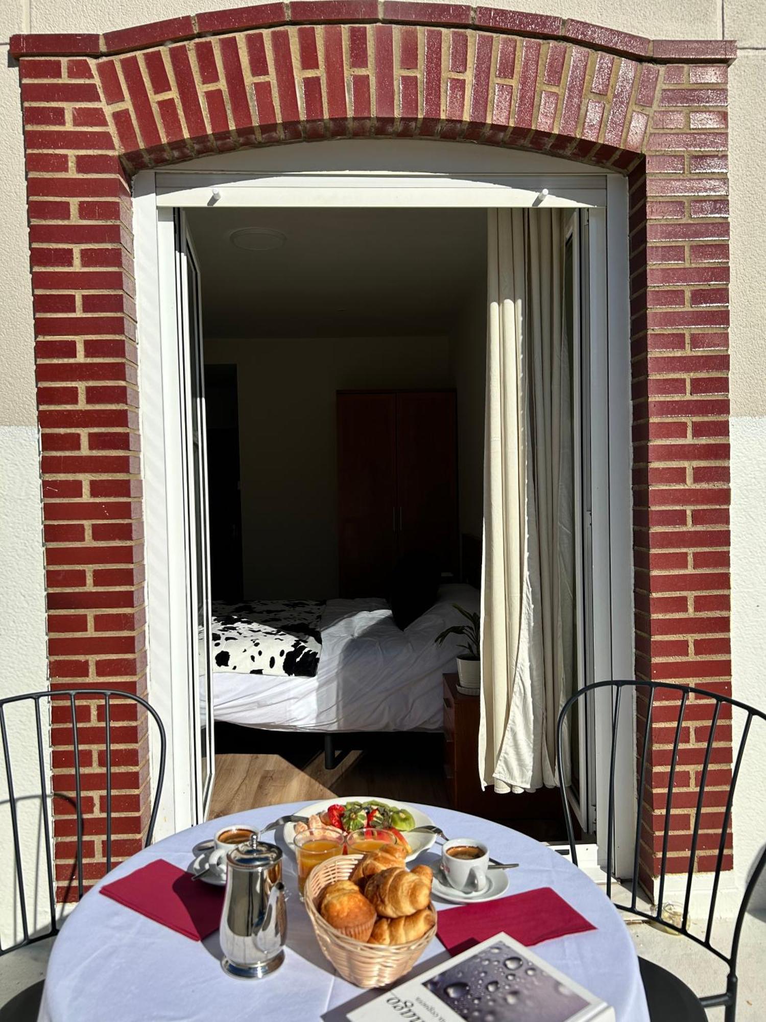 Bicis & Vacas Hotel La Pola de Gordon Exterior photo